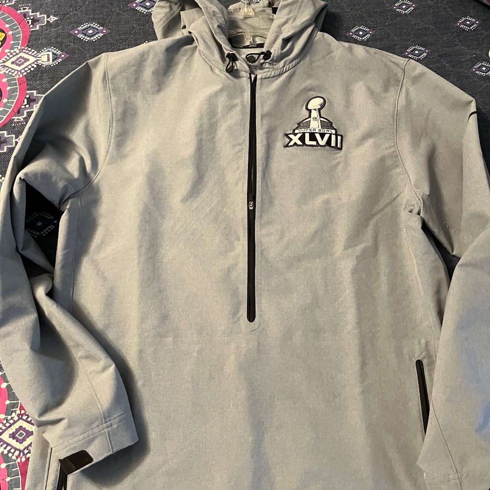 Like new- Super Bowl windbreaker Nike - collectible